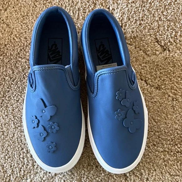 VANS classic slip on (MEADOW APPLIQUE) MOONLIGHT BLUE/TRUE WHITE NWT sz 7 - Picture 2 of 6